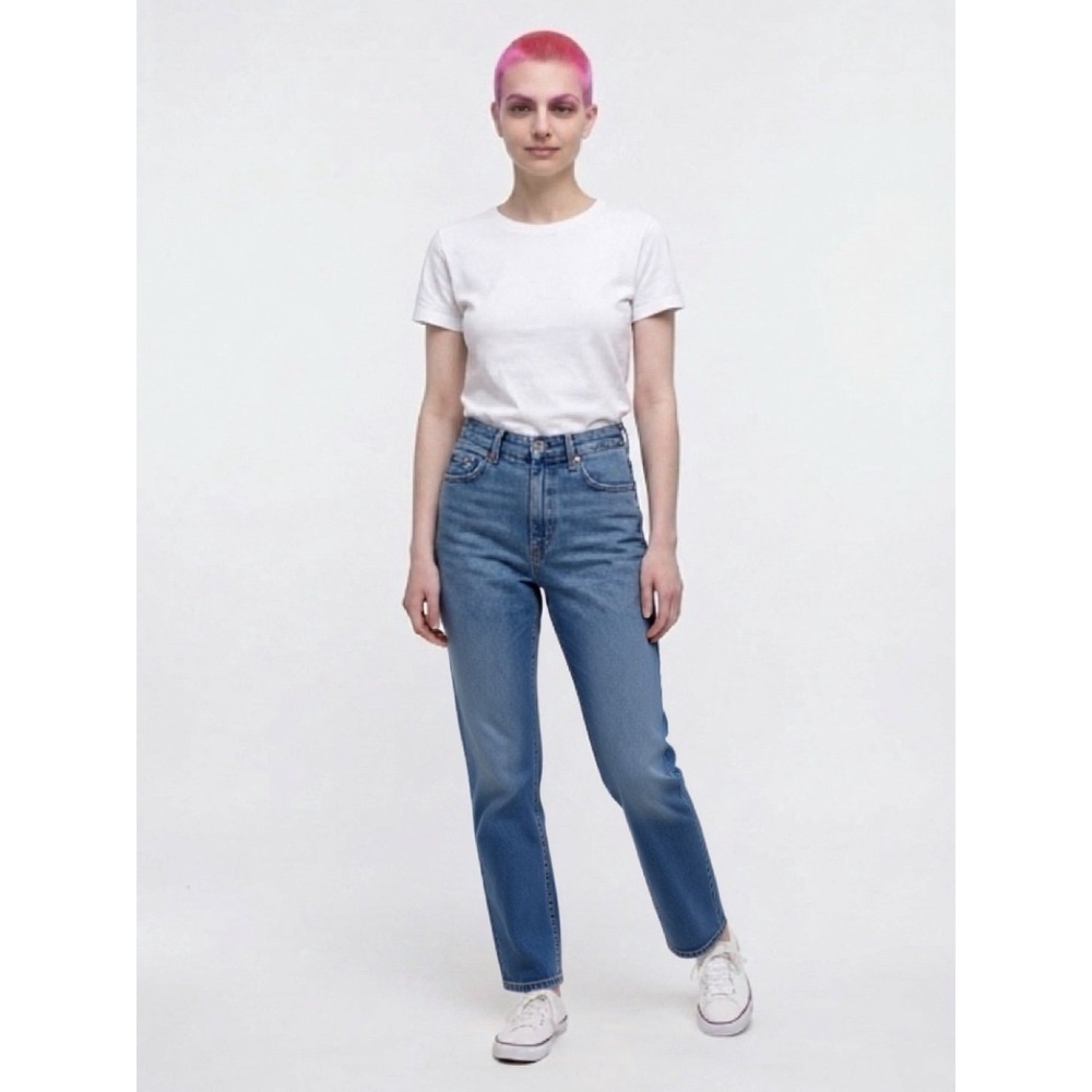 GuC Distressed Mom Jeans‎ American Eagle Size 2 High Rise jeans